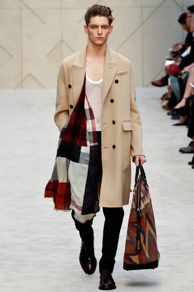 Look 12